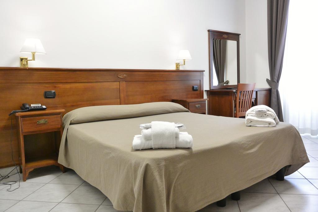 Hotel Trentina Milano Værelse billede